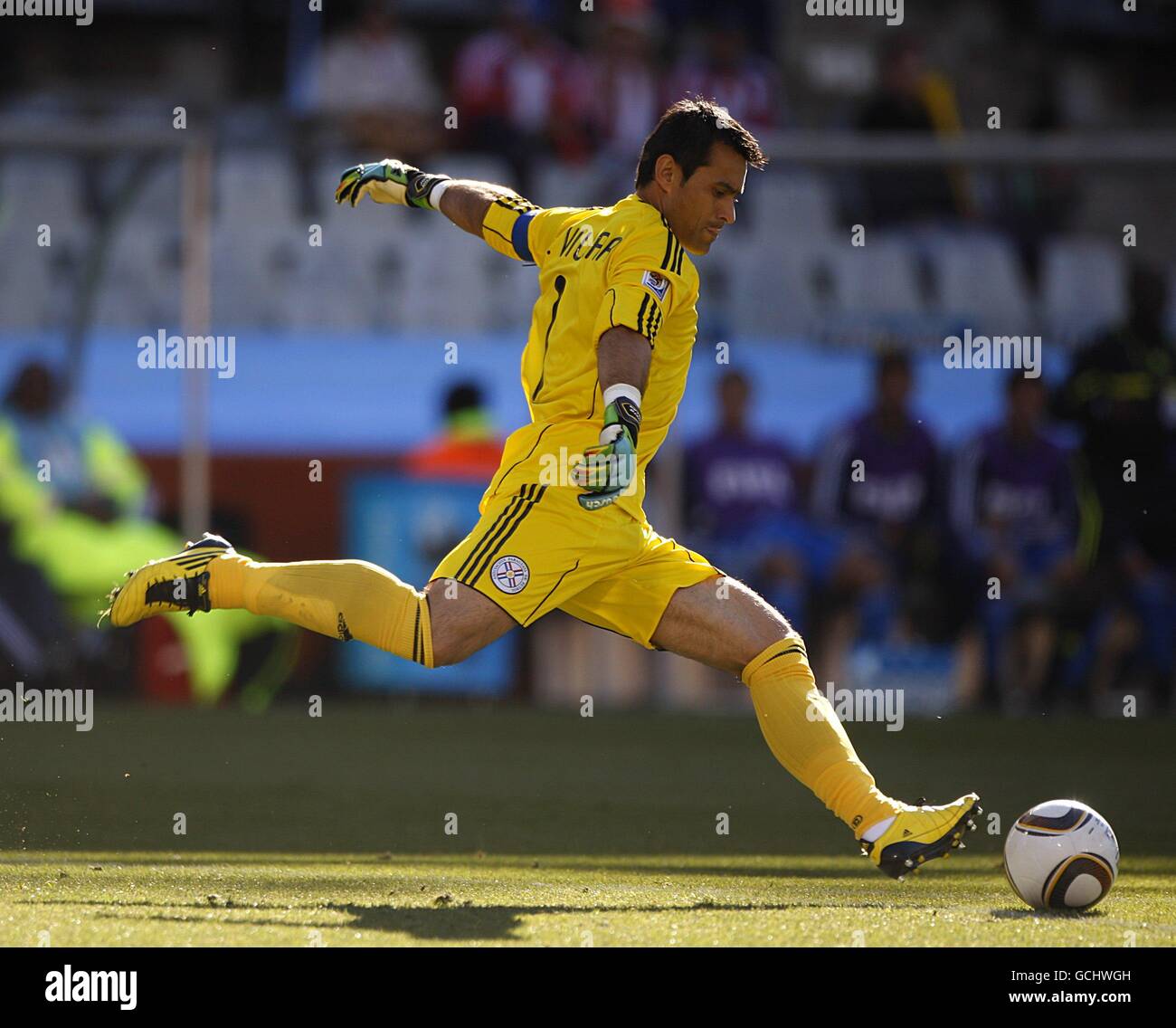 Calcio - Coppa del mondo FIFA Sud Africa 2010 - Gruppo F - Slovacchia / Paraguay - Stadio di Stato libero. Justo Villar, portiere del Paraguay Foto Stock