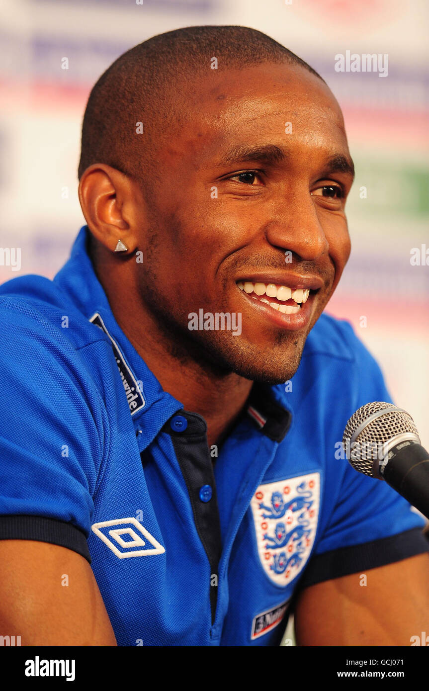 Calcio - Coppa del mondo FIFA Sud Africa 2010 - Round of 16 - Inghilterra v Germania - Inghilterra Conferenza stampa - giorno uno - Royal Bafo.... Englands Jermain Defoe durante la conferenza stampa presso il Royal Bafokeng Sports Complex, Rustenberg, Sudafrica. Foto Stock
