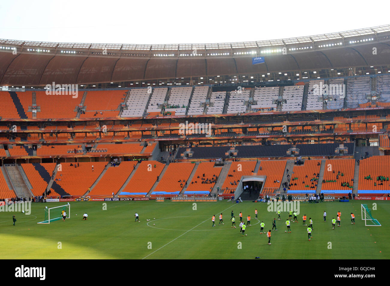 Calcio - Coppa del mondo FIFA Sud Africa 2010 - Città di Calcio - Johannesburg. La squadra sudafricana si allenerà in campo allo stadio Soccer City di Johannesburg, il giorno prima della cerimonia di apertura Foto Stock