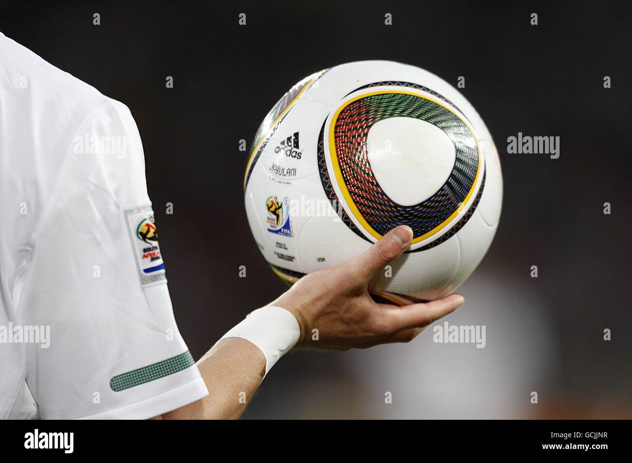 Calcio - Coppa del mondo FIFA Sud Africa 2010 - Gruppo C - Slovenia v USA - Ellis Park. Il pallone ufficiale della Coppa del mondo FIFA 2010 di Jabulani Foto Stock