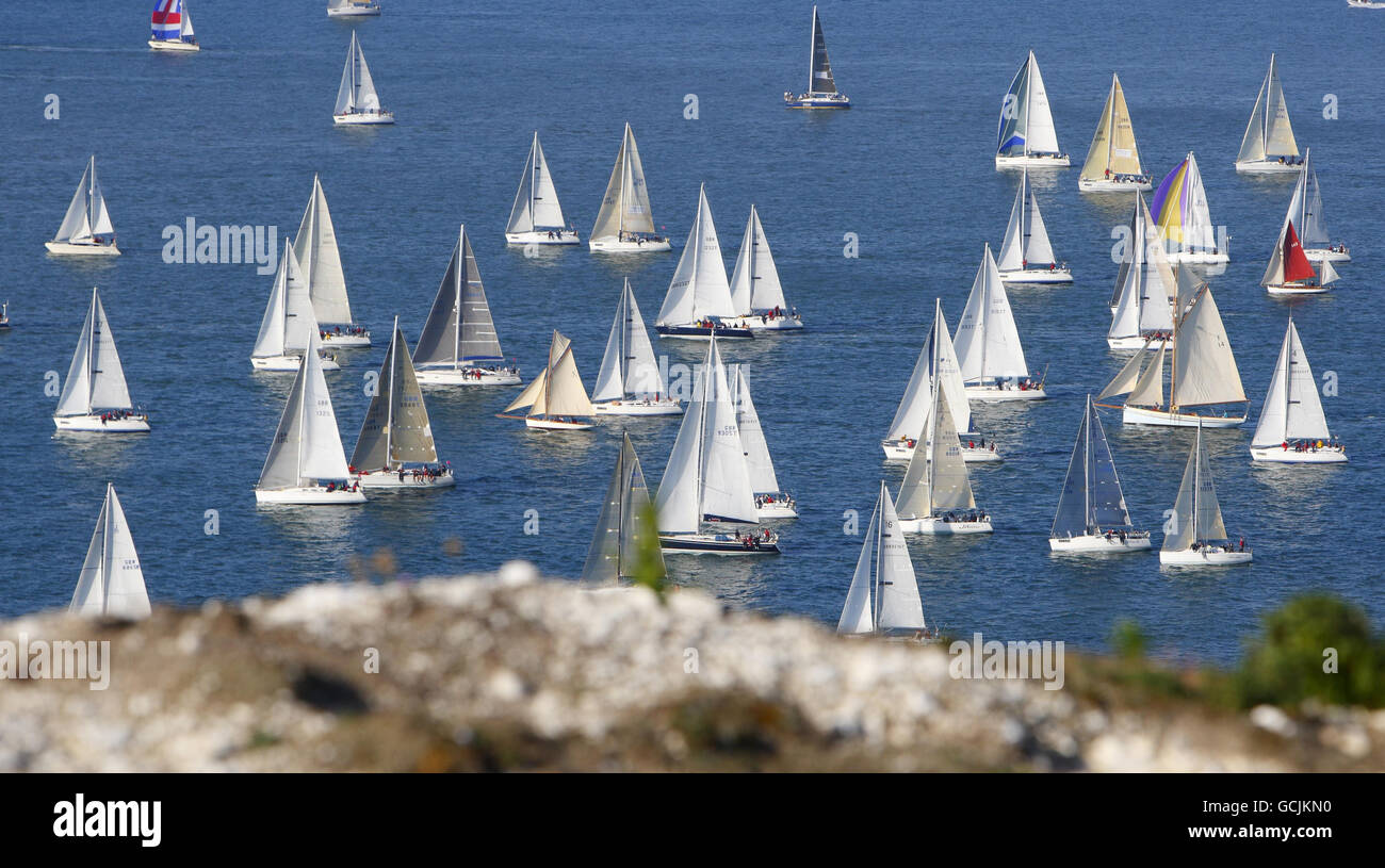 Vela - JP Morgan Asset Management Round The Island Race - Cowes. Yacht corse durante la JP Morgan Asset Management Round the Island Race. Foto Stock