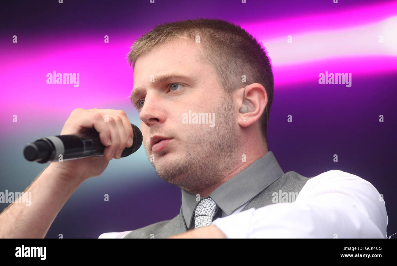 Ben Drew, meglio conosciuto come Plan B, porta al secondo giorno della tappa principale del festival musicale Oxegen al circuito di Punchestown a Co Kildare. Foto Stock