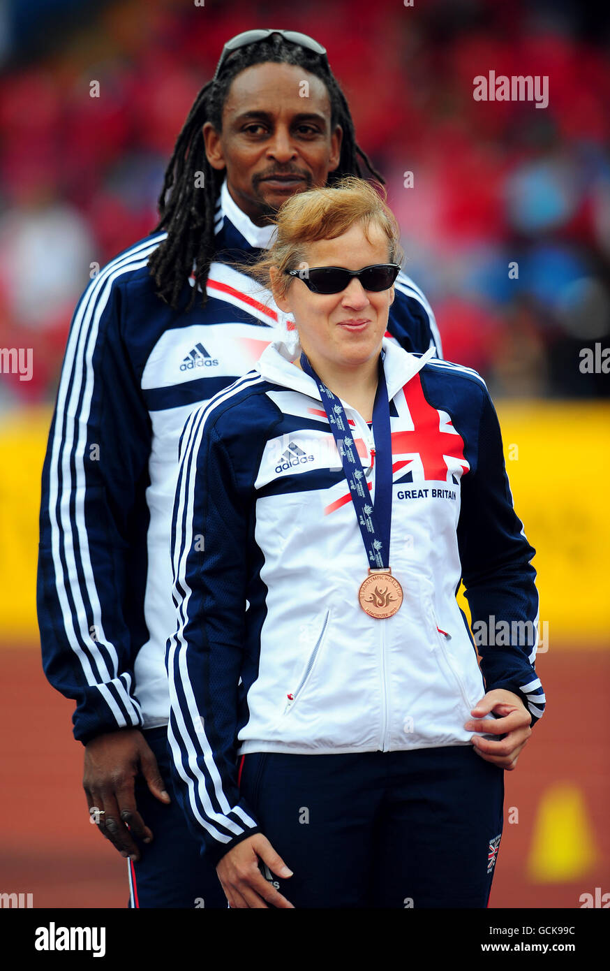 Paralimpiadi - BT Paralimpiadi Coppa del mondo 2010 - Day One - Manchester. Tracey Hinton della Gran Bretagna pone con la sua medaglia di bronzo per il T11/12 Women's 100m Foto Stock