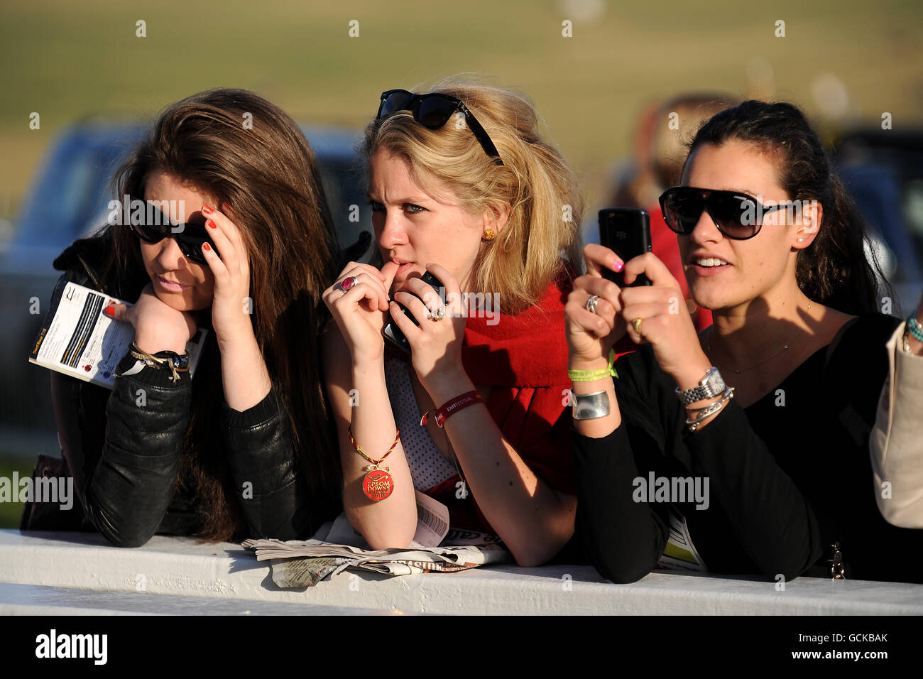 Horse Racing - Epsom Live! Con JLS - ippodromo di Epsom Downs Foto Stock