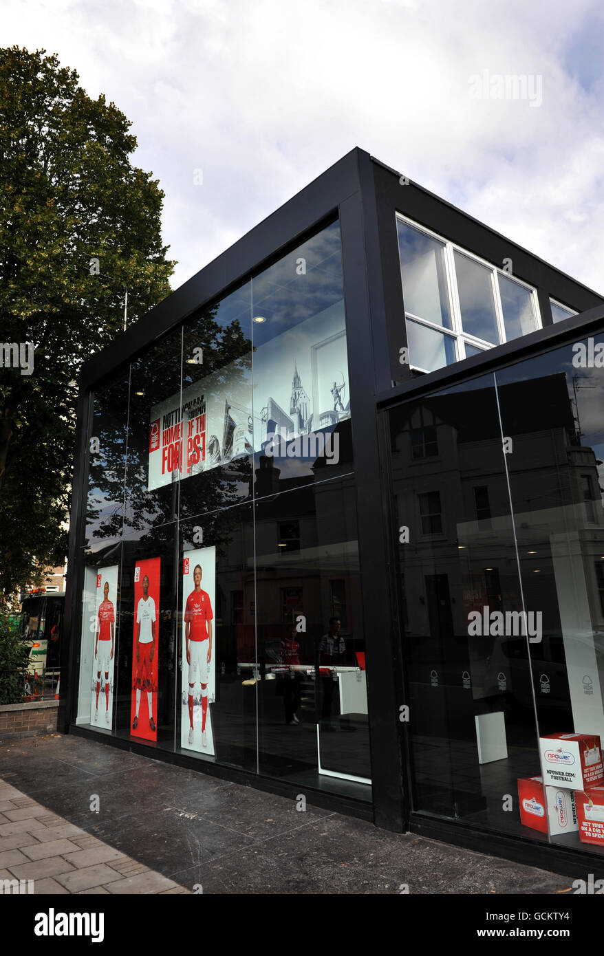 Calcio - npower Football League Championship - Nottingham Forest Club Shop apertura Foto Stock