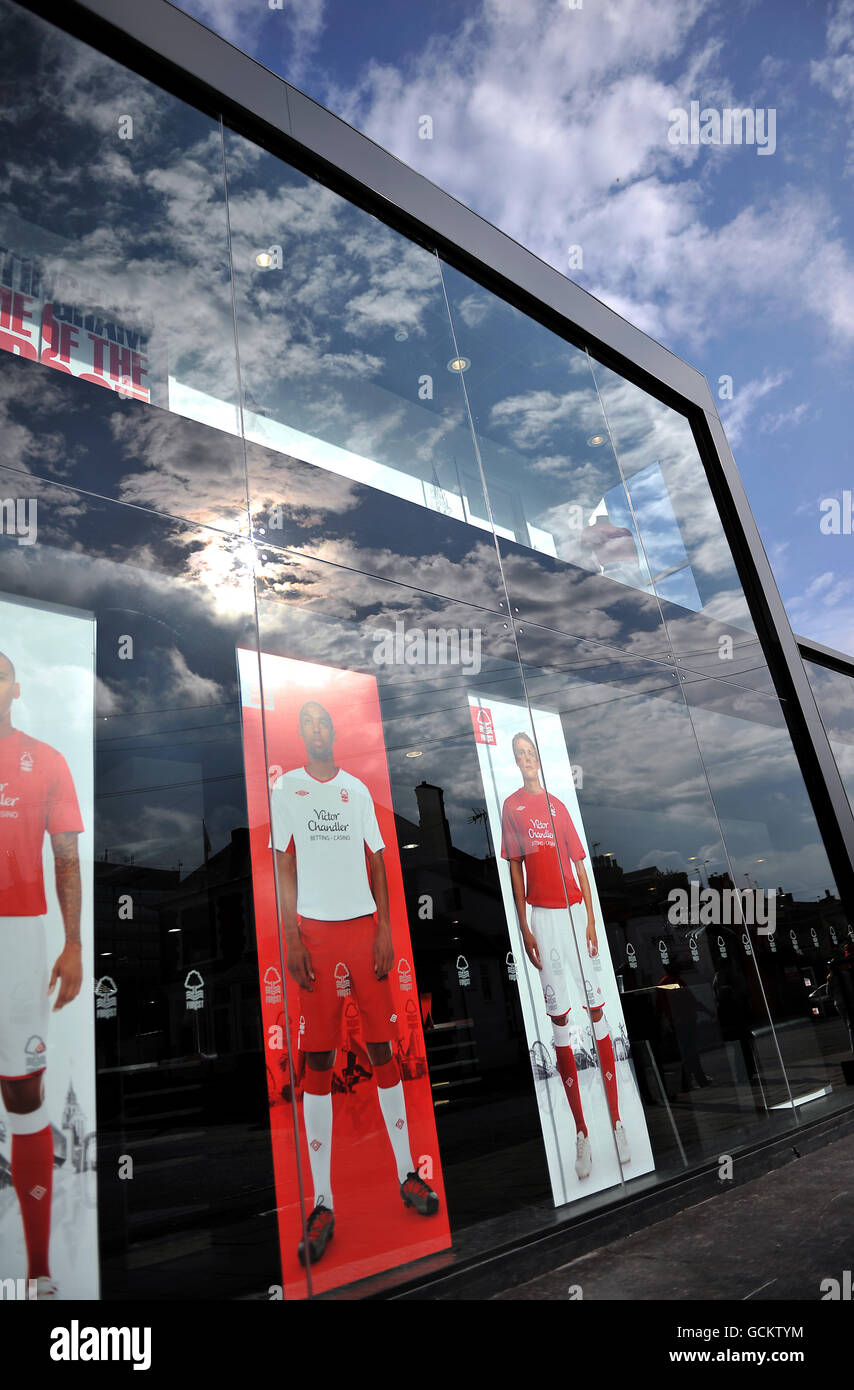 Calcio - npower Football League Championship - Nottingham Forest Club Shop apertura Foto Stock