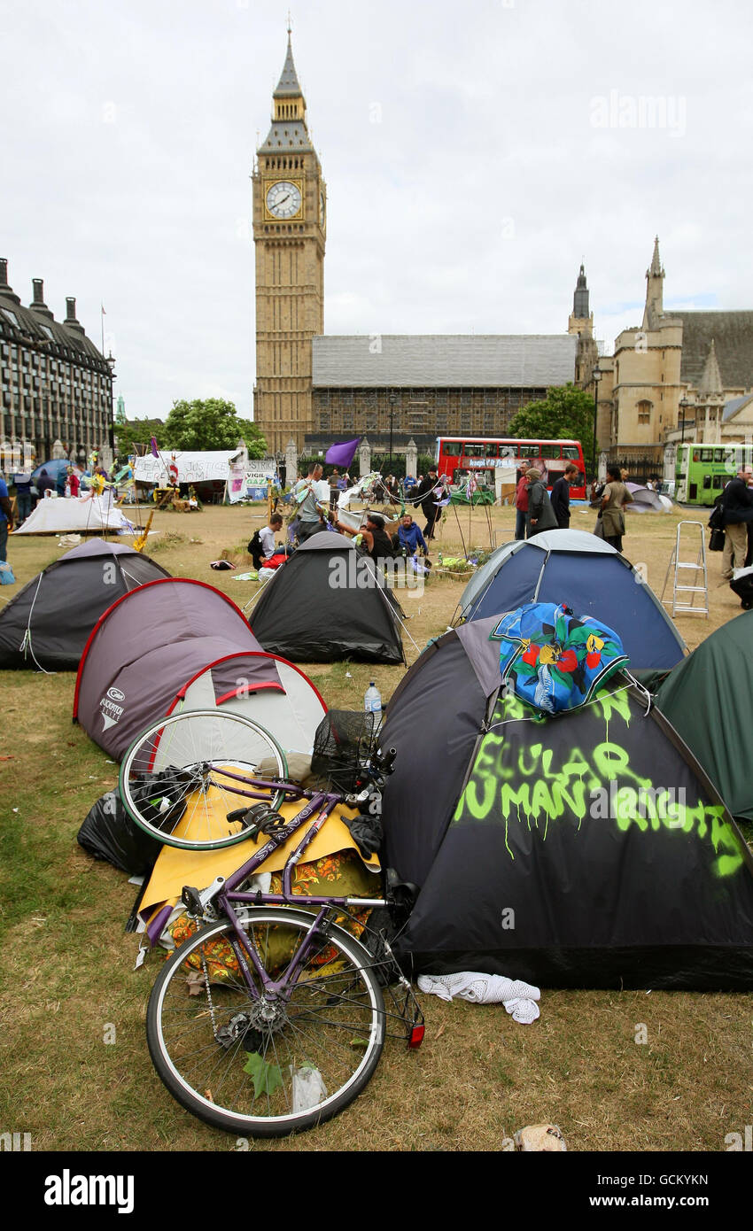 Campo di Piazza del Parlamento. Una visione generale del campo di Democracy Village in Parliament Square, Westminster, Londra. Foto Stock