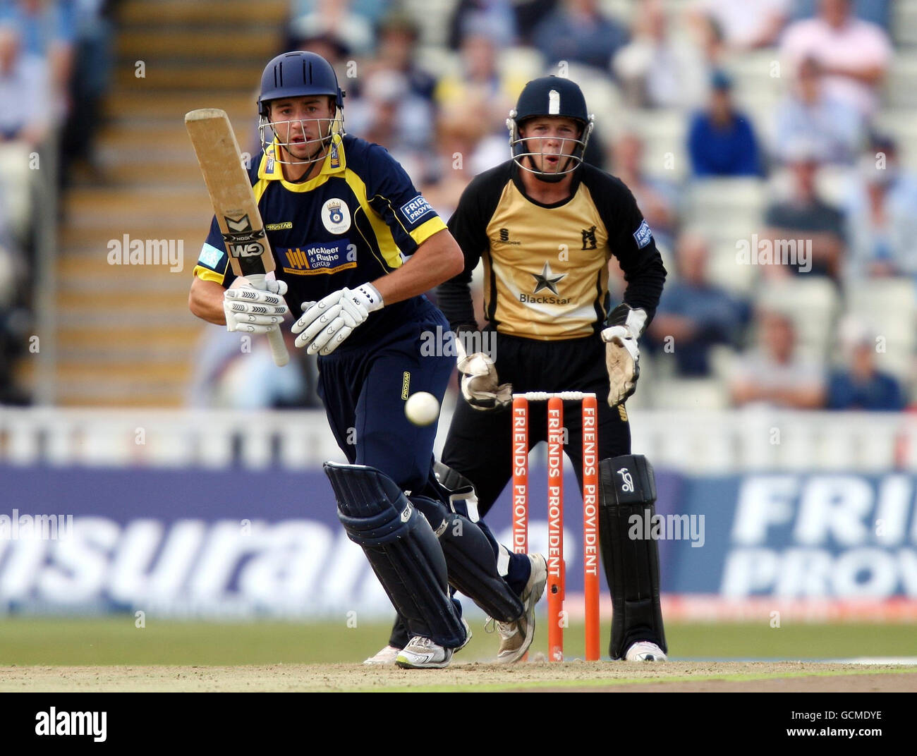 James vince dell'Hampshire durante i suoi inning del 66 durante la partita finale del quarto t20 degli amici a Edgbaston, Birmingham. Foto Stock