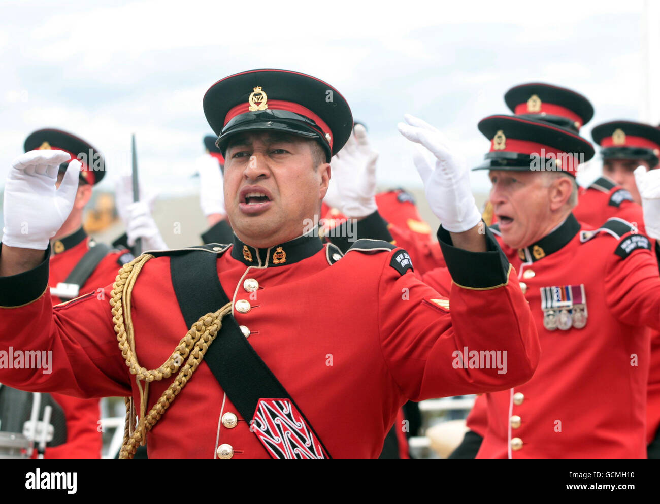 La New Zealand Army Band si esibirà a bordo del Royal Yacht Britannia, Edimburgo, prima dell'inizio del Tattoo di Edimburgo. Foto Stock