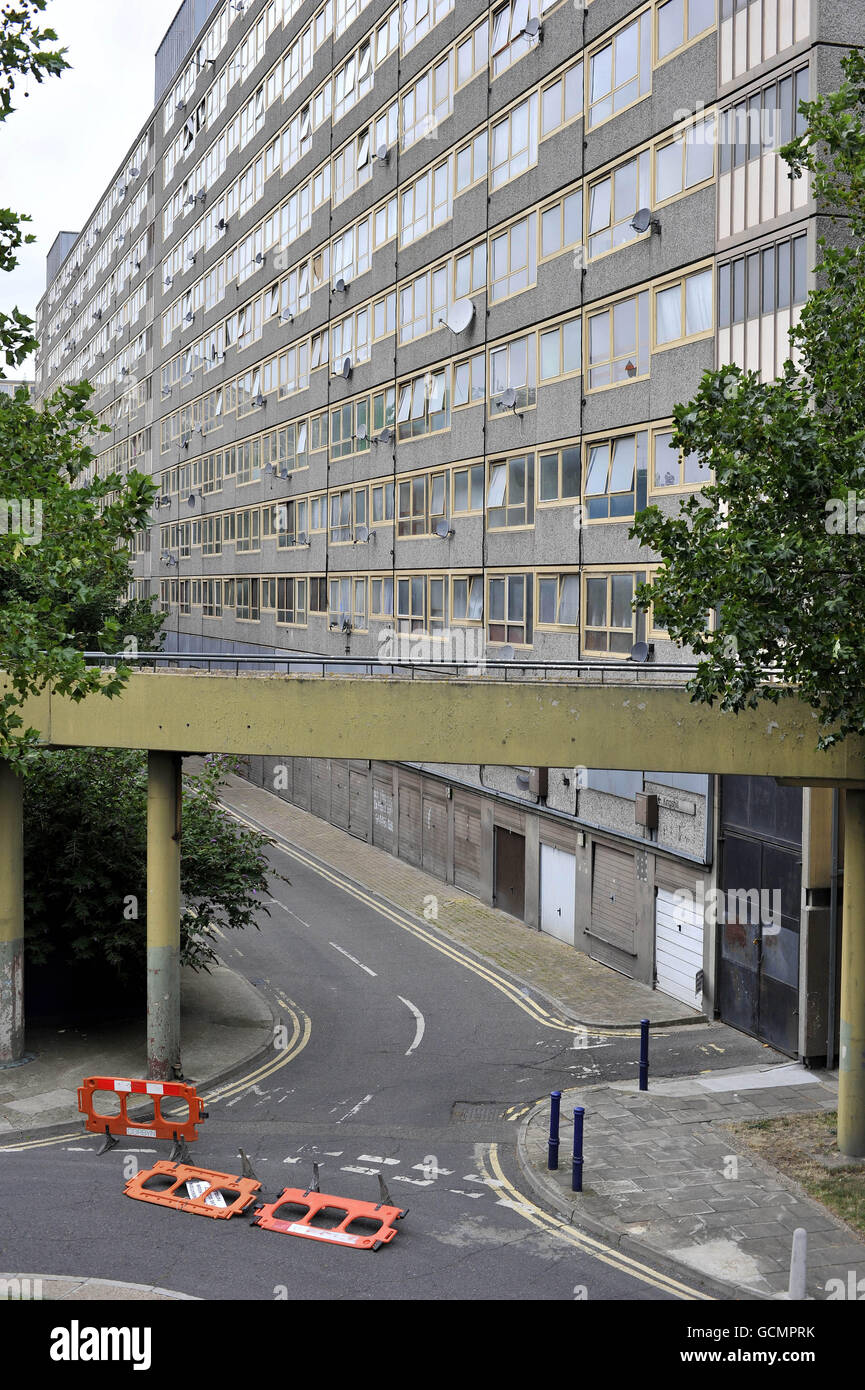 Una vista generale della Heygate Estate, una grande tenuta a Walworth, Londra. La proprietà ora in gran parte abbandonata, dovrebbe essere demolita come parte del piano di rigenerazione del Southwark Council per la zona. Foto Stock