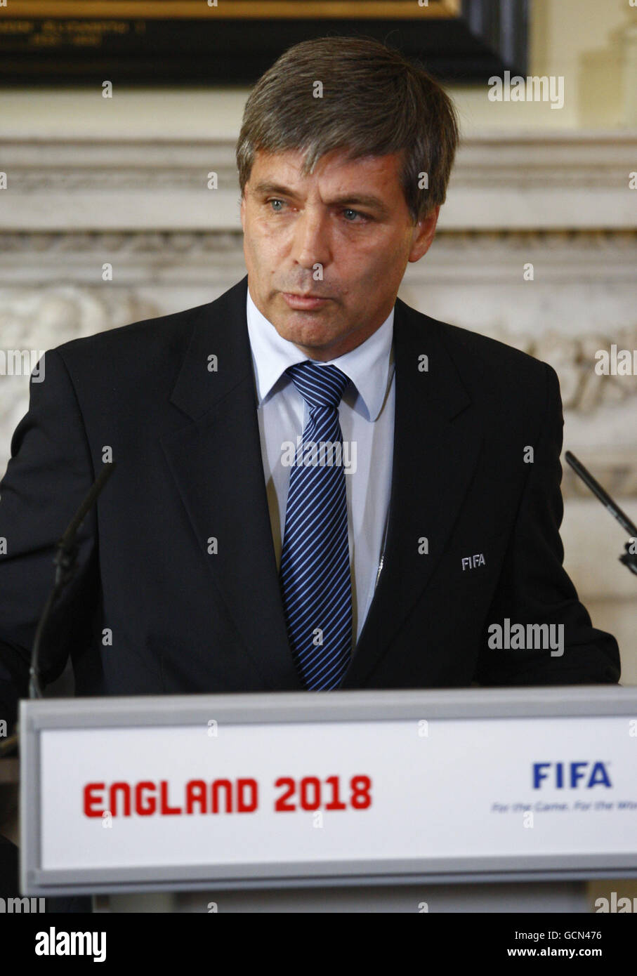 Leader della squadra di ispezione FIFA Harold Mayne Nicholls durante un evento di gara della Coppa del mondo di calcio 2018 al numero 10, Downing Street a Londra. Foto Stock