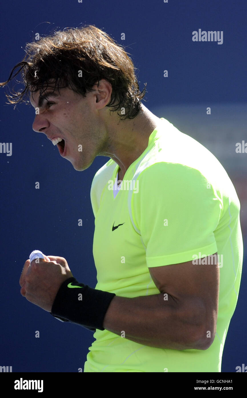 Il spagnolo Rafael Nadal celebra la sua vittoria durante il tredici° giorno degli US Open, a Flushing Meadows, New York, USA. Foto Stock