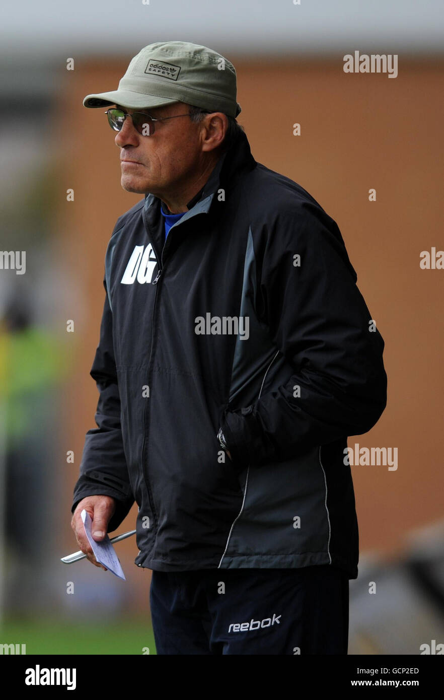 Calcio - npower Football League 2 - Burton Albion / Crewe Alexandra - Pirelli Stadium. Crewe Alexandra manager Dario gradi durante la npower Football League due partite al Pirelli Stadium di Burton on Trent. Foto Stock