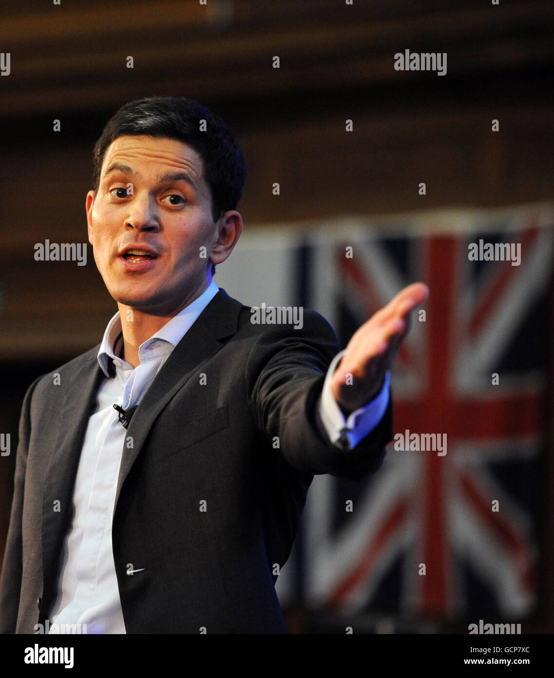 David Miliband si rivolge a un movimento per il rally del cambiamento, come parte della sua campagna per vincere la leadership del Partito laburista, a Emmanuel Hall, Westminster Hall, Londra. Foto Stock