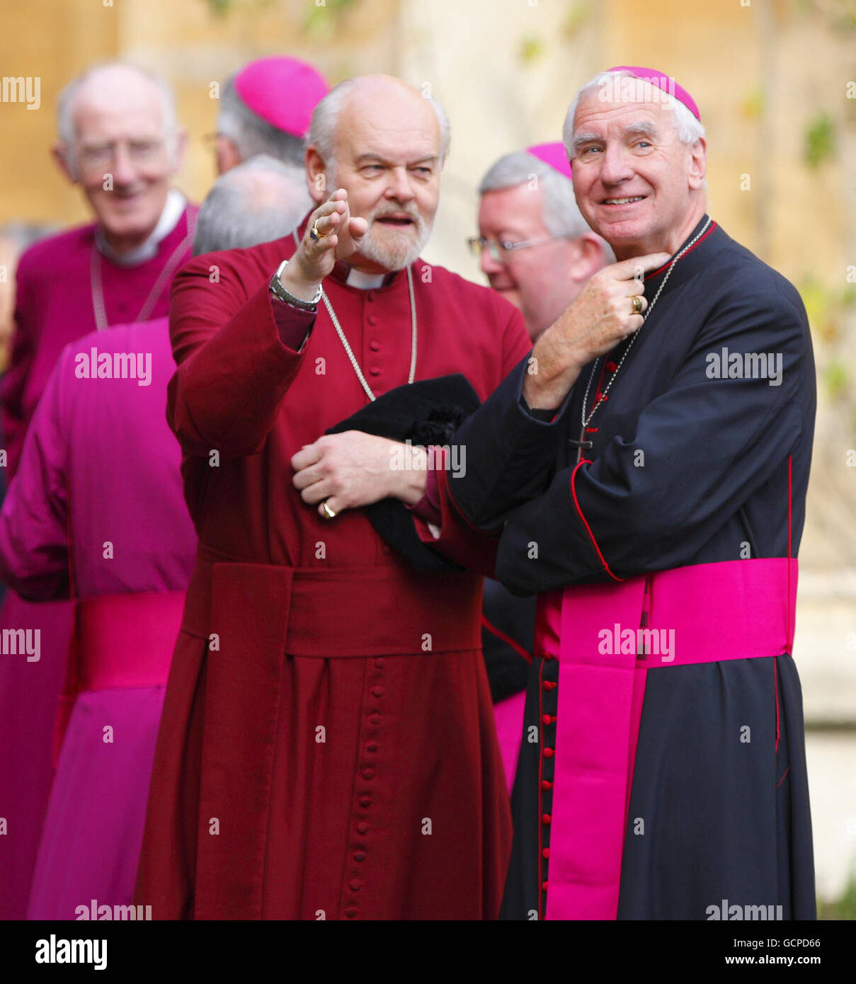 I vescovi cattolici e della Chiesa d'Inghilterra si riuniscono a Lambeth Palace, la residenza ufficiale dell'Arcivescovo di Canterbury, in attesa dell'arrivo di Papa Benedetto XVI. Foto Stock