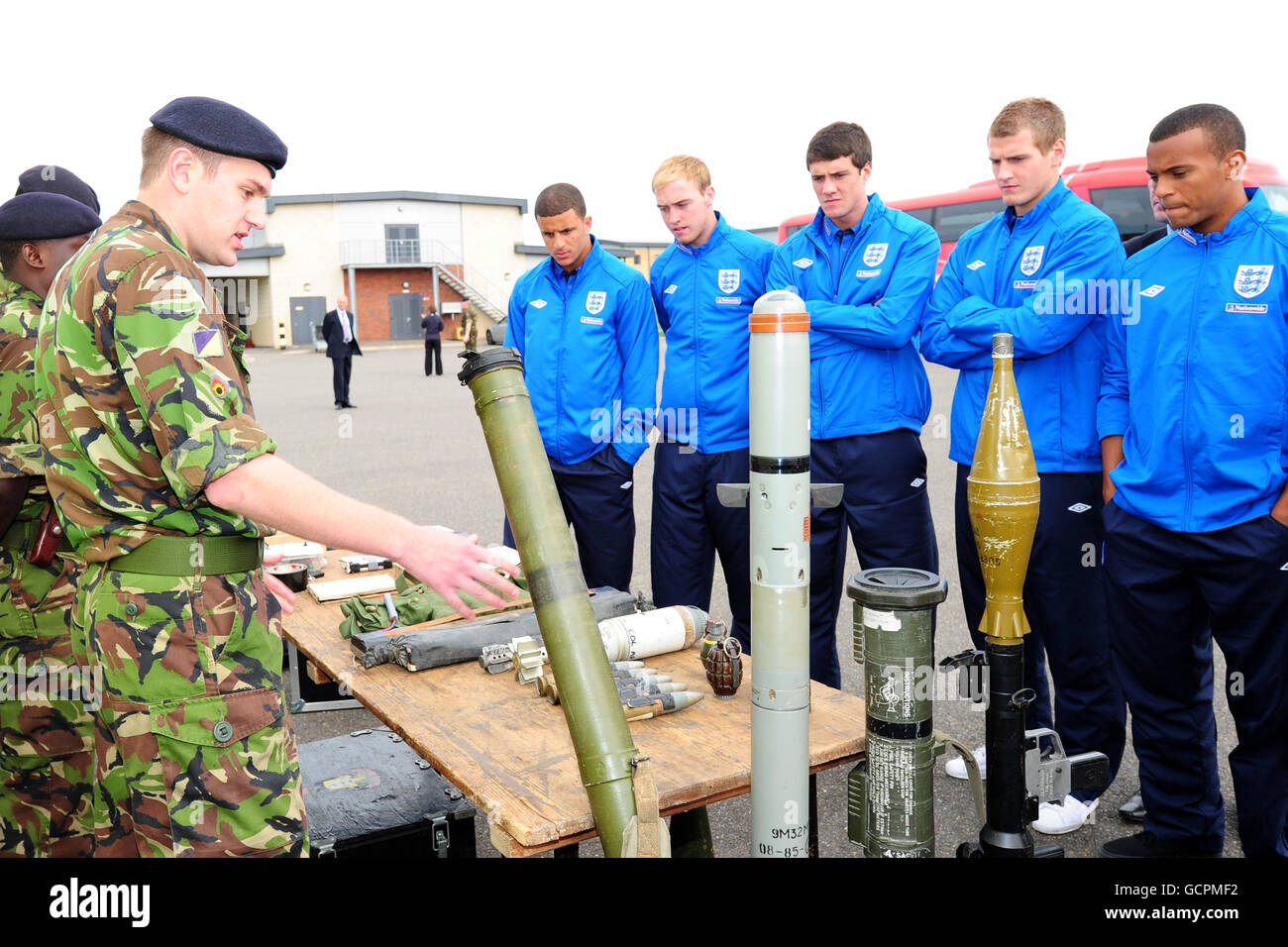 Calcio - Inghilterra sotto 21's visita alla caserma di Colchester Foto Stock