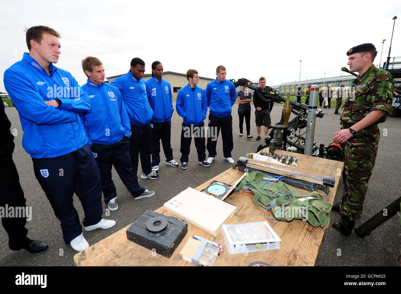 Calcio - Inghilterra sotto 21's visita alla caserma di Colchester Foto Stock