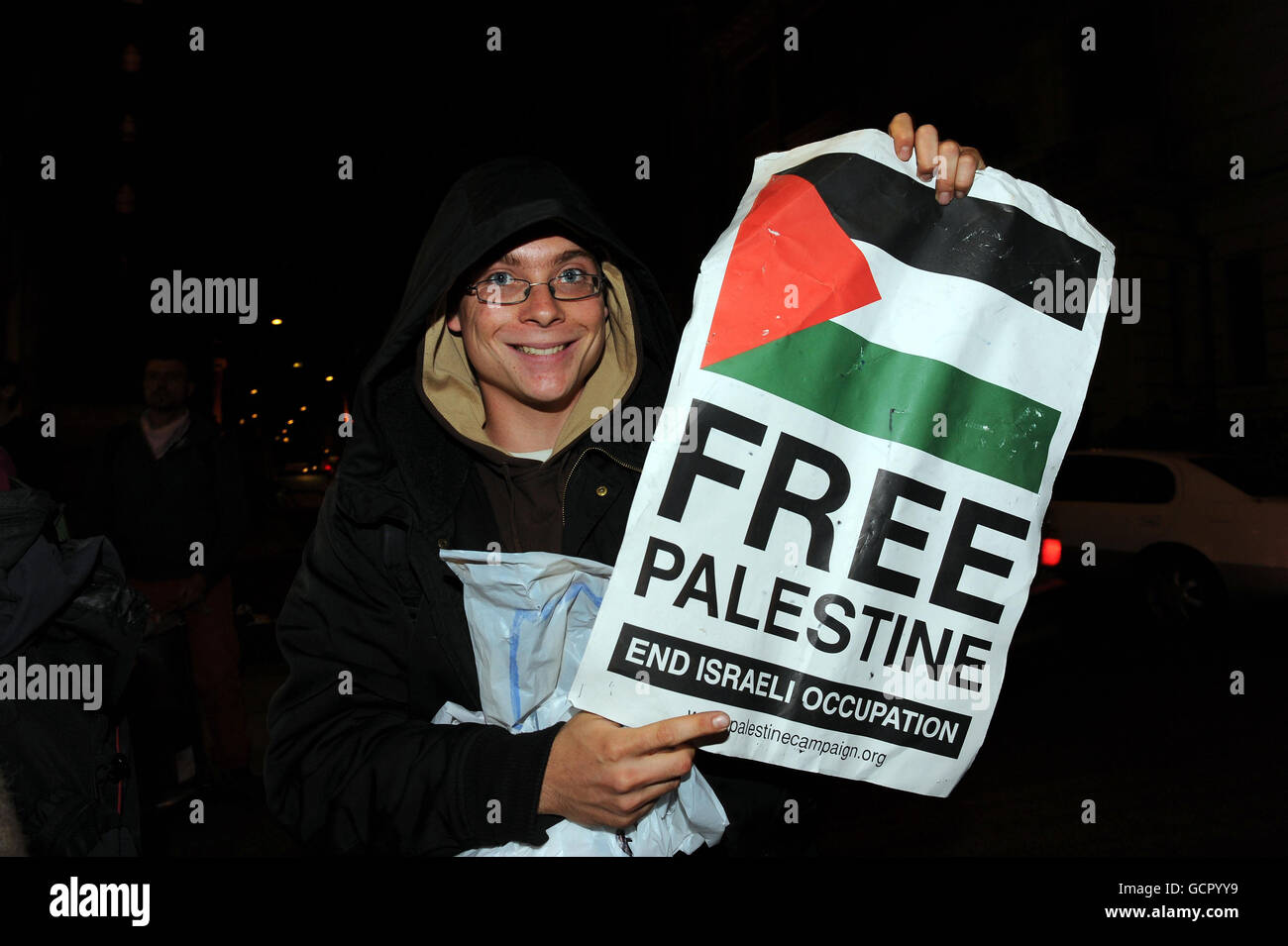 Al Grosvenor House Hotel di Londra si svolge una protesta contro la Palestina libera al di fuori dell'Olympic Gold Ball. Foto Stock