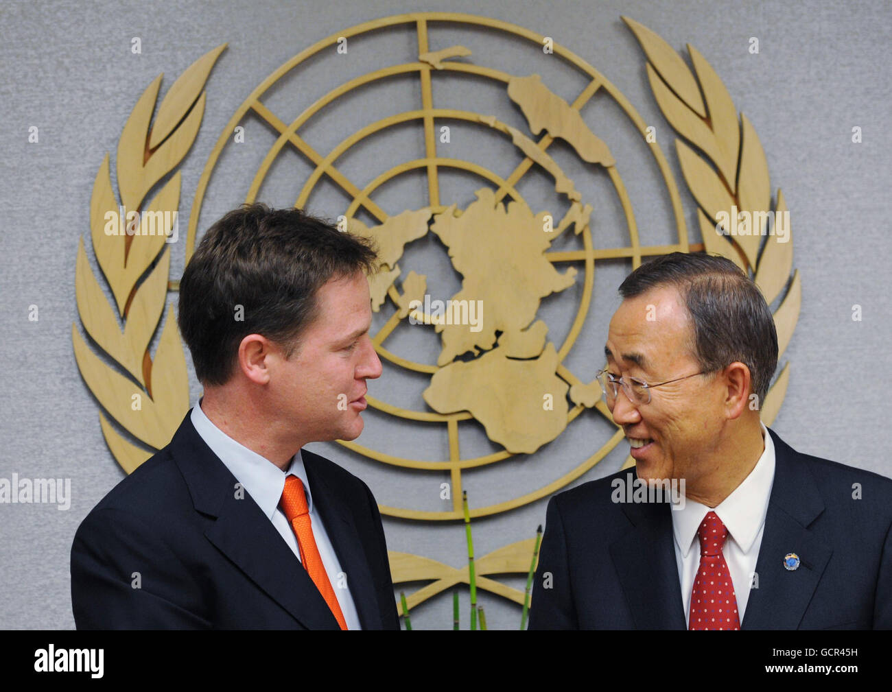 Il Vice primo Ministro Nick Clegg (a sinistra) incontra il Segretario Generale delle Nazioni Unite Ban Ki Moon presso la sede delle Nazioni Unite a New York. Foto Stock