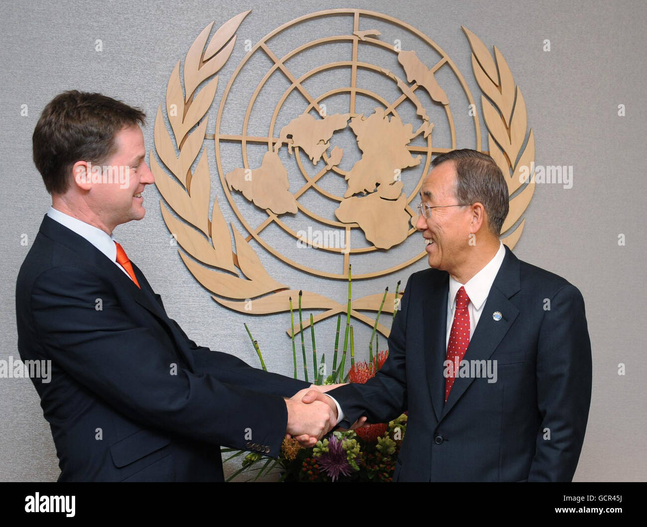 Il Vice primo Ministro Nick Clegg (a sinistra) incontra il Segretario Generale delle Nazioni Unite Ban Ki Moon presso la sede delle Nazioni Unite a New York. Foto Stock
