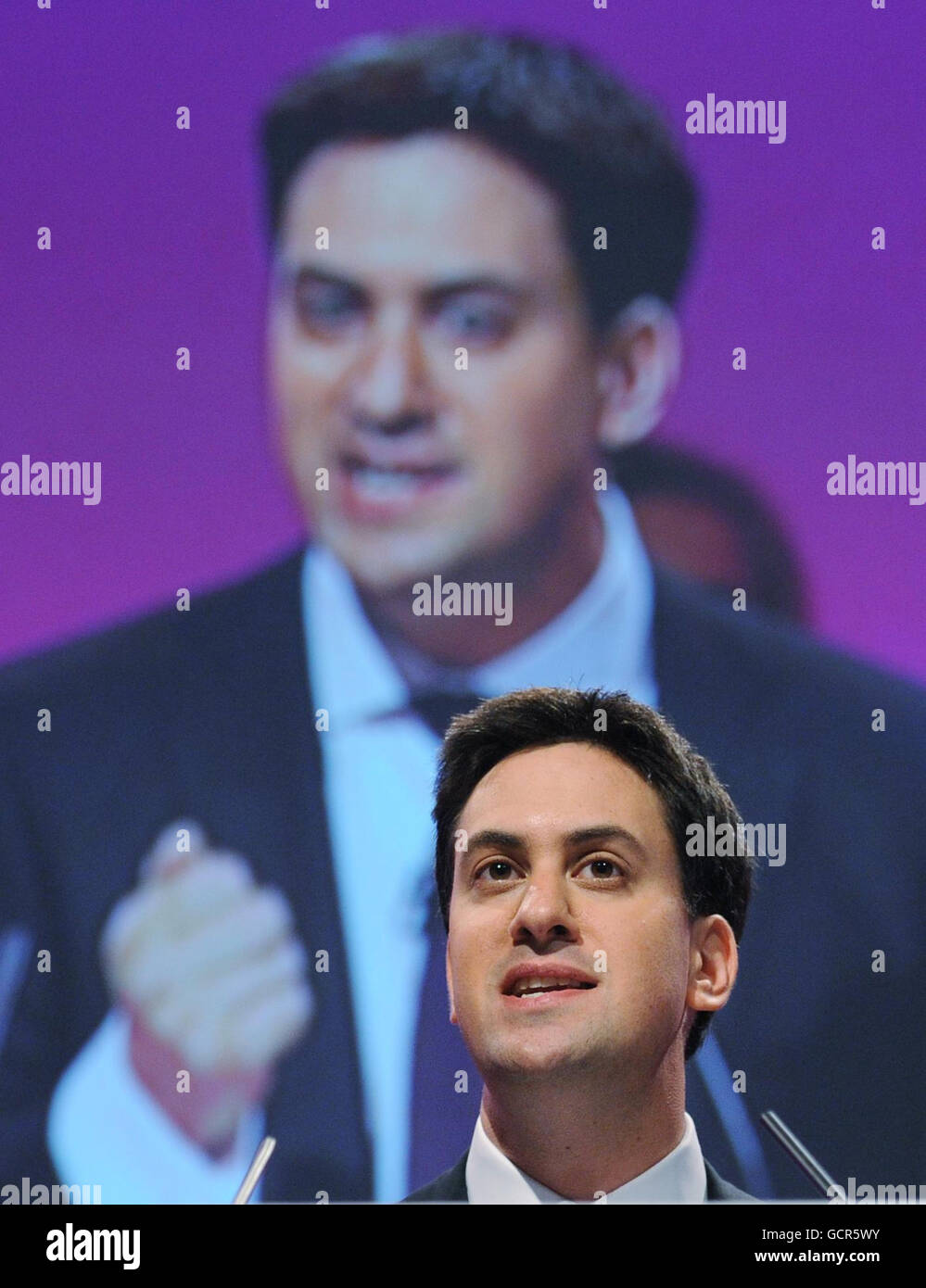 Il neo nominato leader laburista ed Miliband ha pronunciato oggi il suo primo discorso alla conferenza del Partito laburista come leader, a Manchester. Foto Stock