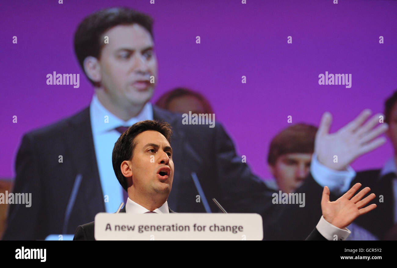 Il neo nominato leader laburista ed Miliband ha pronunciato oggi il suo primo discorso alla conferenza del Partito laburista come leader, a Manchester. Foto Stock
