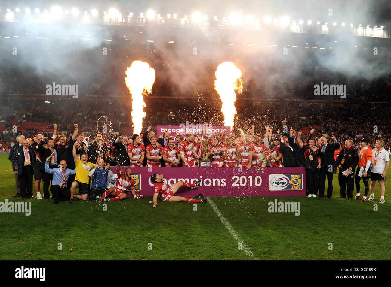 Wigan Warriors festeggia la vittoria della finalissima Engage Super League A Old Trafford Foto Stock