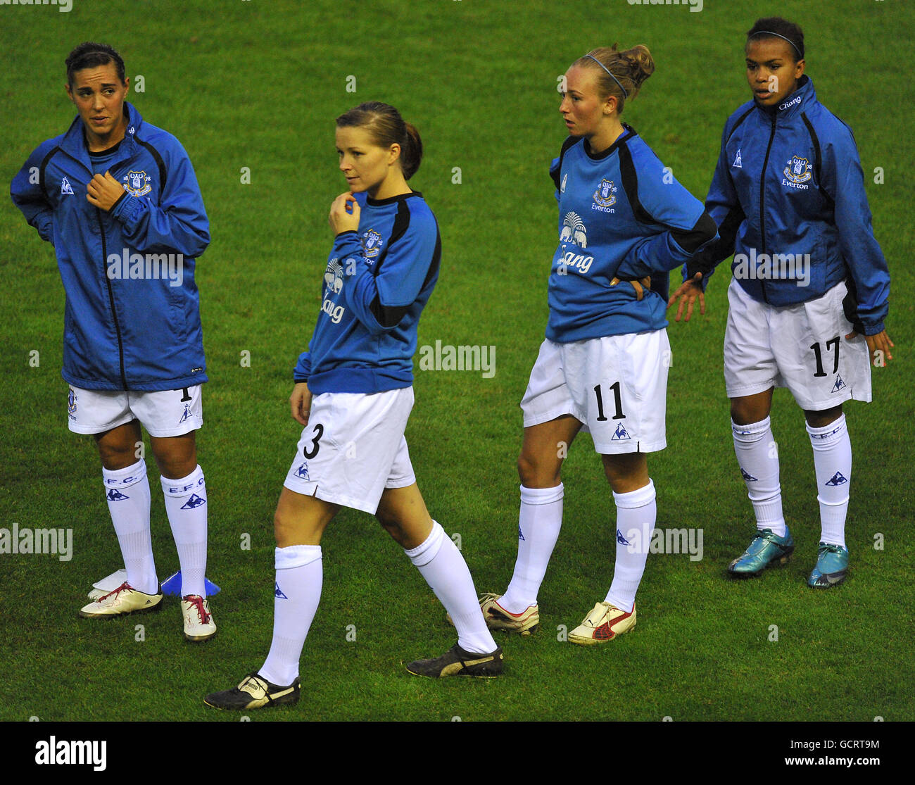 Calcio - UEFA Women's Champions League - Round of 32 - seconda tappa - Everton v MTK Hungaria - Stobart Stadium Halton. Everton's Nikita Parris (a destra), toni Duggan (2° a destra), Rachel Unitt (2° a sinistra) e Fara Williams durante il riscaldamento Foto Stock