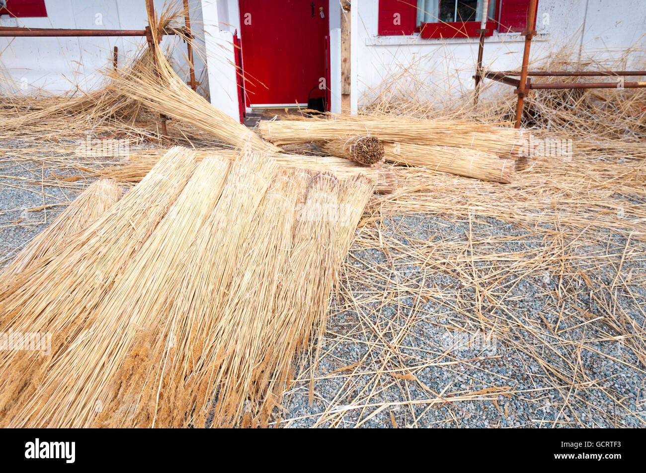 Lattoneria tetto a capanna a Ardara, County Donegal, Irleand Foto Stock