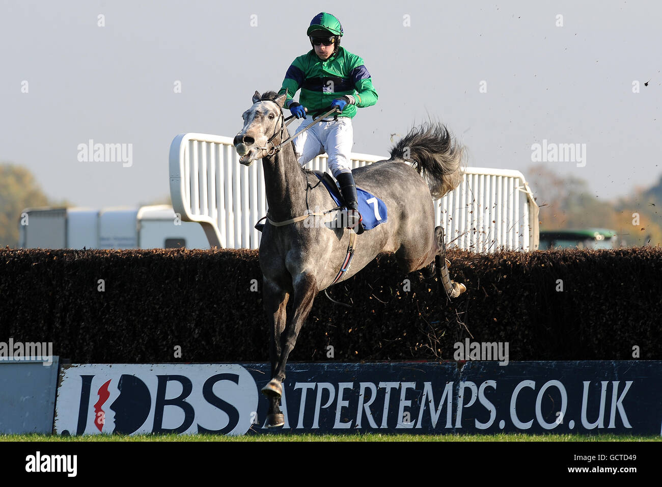 Horse Racing - Weatherbys vai incontro - Kempton Park Foto Stock