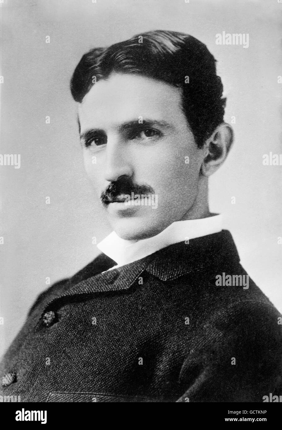 Nikola Tesla. Ritratto dell'inventore e ingegnere da Napoleone Sarony, c.1890. Foto Stock