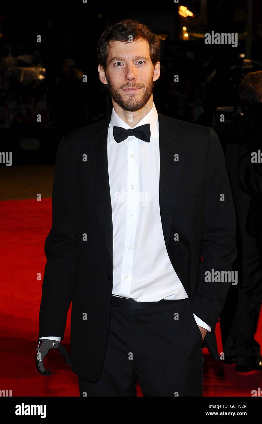 Aron Ralston in arrivo per la prima europea di 127 ore che segna la fine della 54esima edizione del BFI London Film Festival all'Odeon, Leicester Square, Londra. Foto Stock