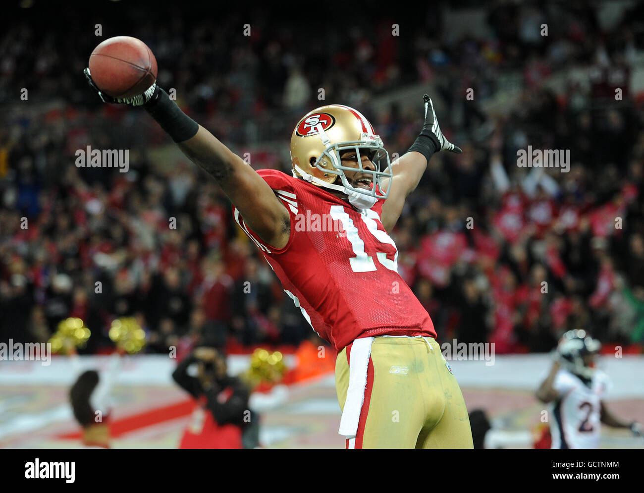 Michael Crabtree di San Francisco 49ers celebra il suo touchdown Foto Stock