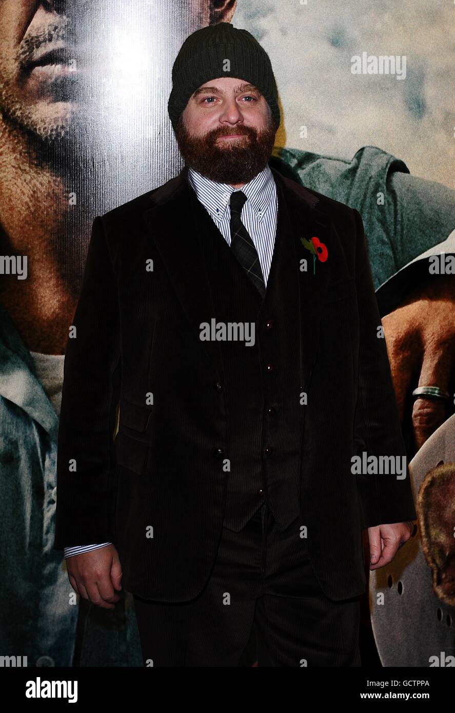 Zach Galifianakis in arrivo per la prima europea di due Date all'Empire, Leicester Square, Londra. Foto Stock