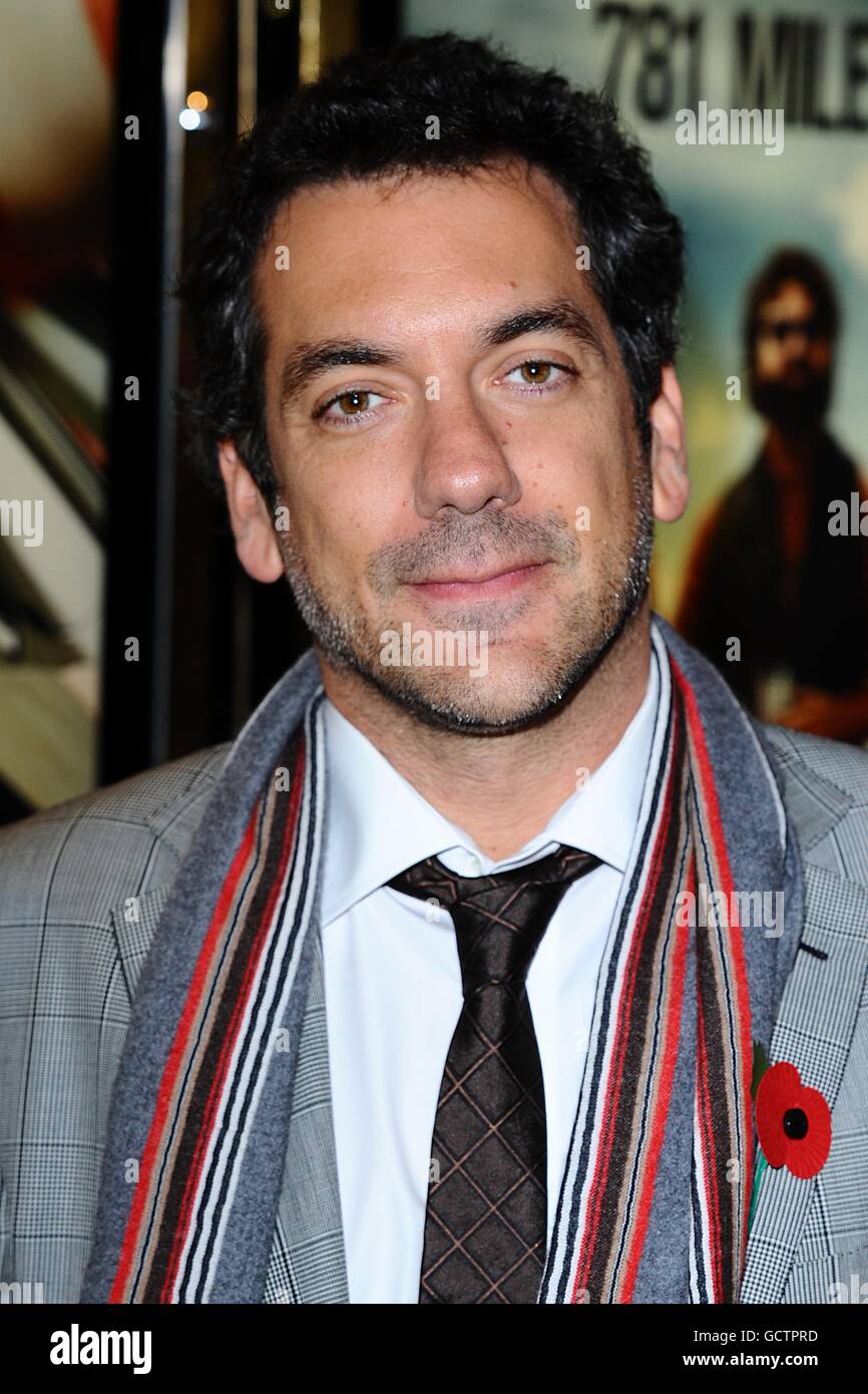 Il regista Todd Phillips arriva per la prima europea di due Date all'Empire, Leicester Square, Londra. Foto Stock