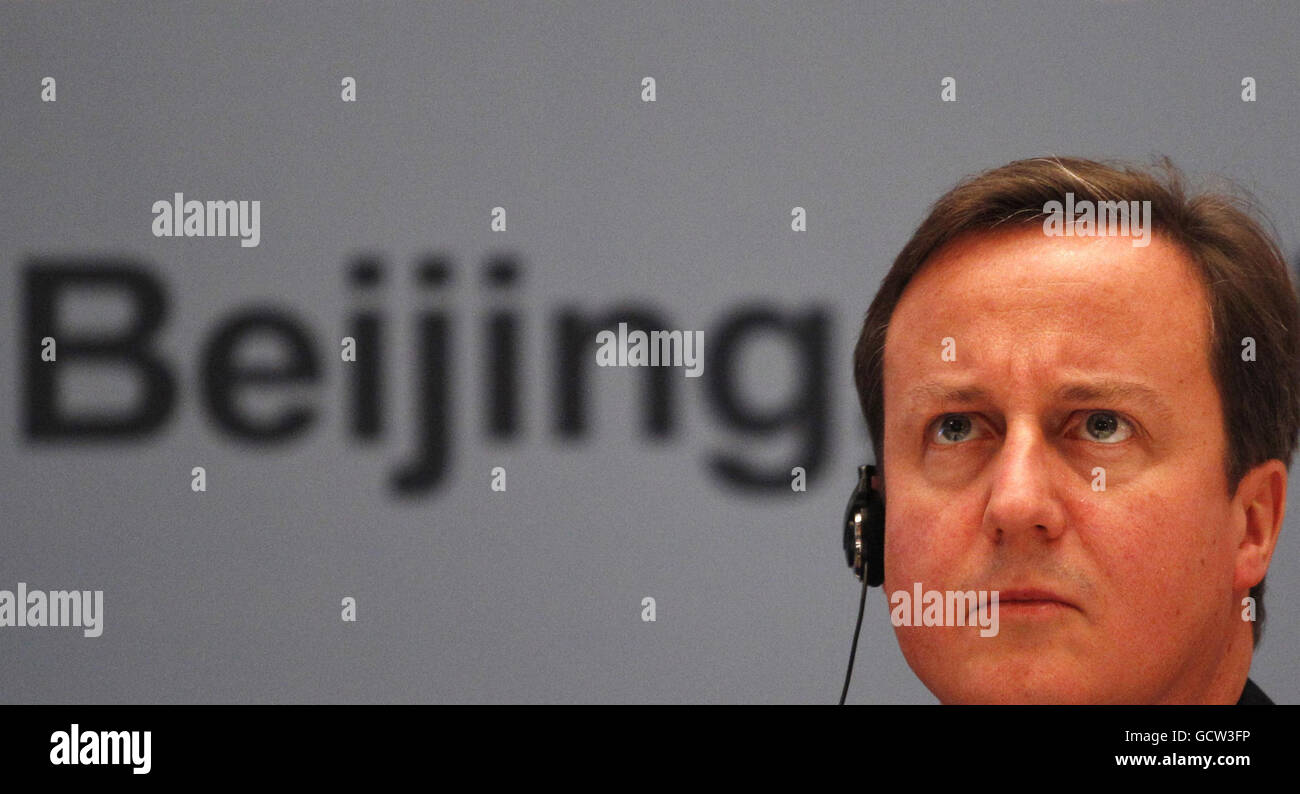 Il primo ministro britannico David Cameron durante il vertice mondiale delle notizie finanziarie internazionali durante una missione commerciale a Pechino, il secondo di un viaggio di due giorni in Cina. Foto Stock