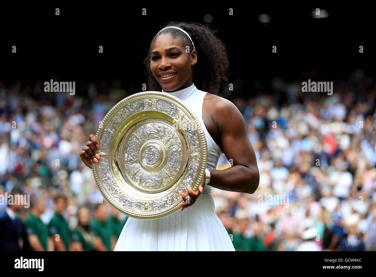 Serena Williams celebra la vittoria su Angelique Curber il giorno dodici dei campionati di Wimbledon all'All England Lawn Tennis and Croquet Club, Wimbledon. PREMERE ASSOCIAZIONE foto. Data foto: Sabato 9 luglio 2016. Vedi la storia della Pennsylvania tennis Wimbledon. Il credito fotografico dovrebbe essere: Adam Davy/PA filo. RESTRIZIONI: Solo per uso editoriale. Nessun uso commerciale senza previo consenso scritto dell'AELTC. Solo immagini fisse: Nessuna immagine in movimento per emulare la trasmissione. Nessuna sovrapposizione o rimozione di logo sponsor/annunci. Chiamare il numero +44 (0)1158 447447 per ulteriori informazioni. Foto Stock