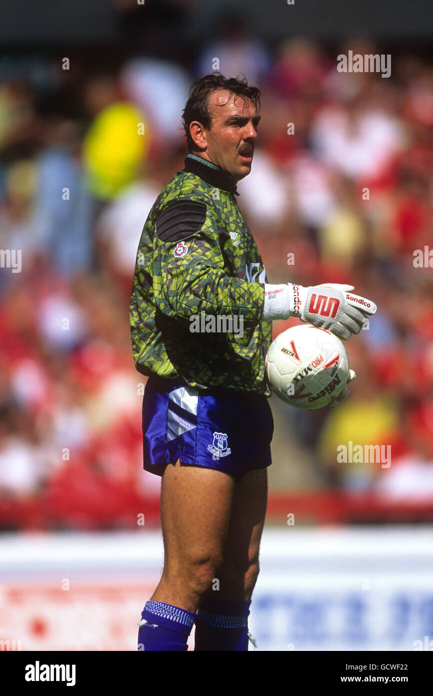 Calcio - Barclays League prima Divisione - Nottingham Forest contro Everton - City Ground. Neville Southall, portiere di Everton Foto Stock