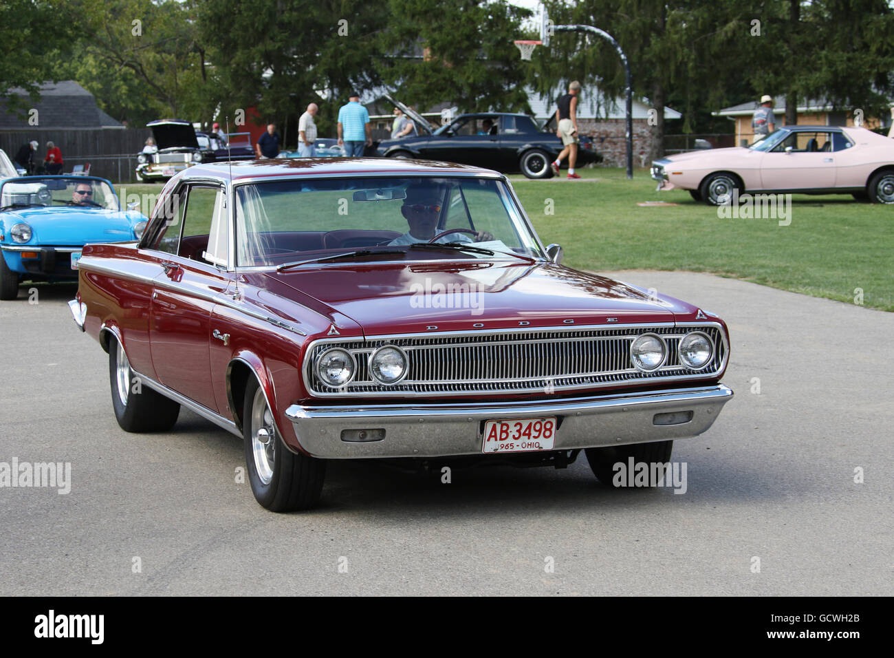 Auto- 1965 Dodge Coronet 500. Popcorn Beavercreek Festival. Beavercreek, Dayton, Ohio, Stati Uniti d'America. AB3498 Foto Stock