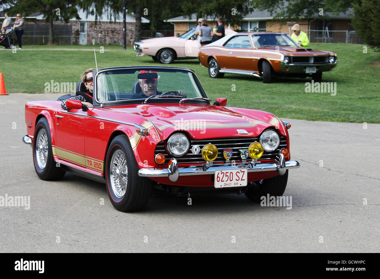 Auto- 1968 Triumph TR 250. Rosso. Convertibile. Popcorn Beavercreek Festival. Beavercreek, Dayton, Ohio, Stati Uniti d'America. 6250SZ. Foto Stock