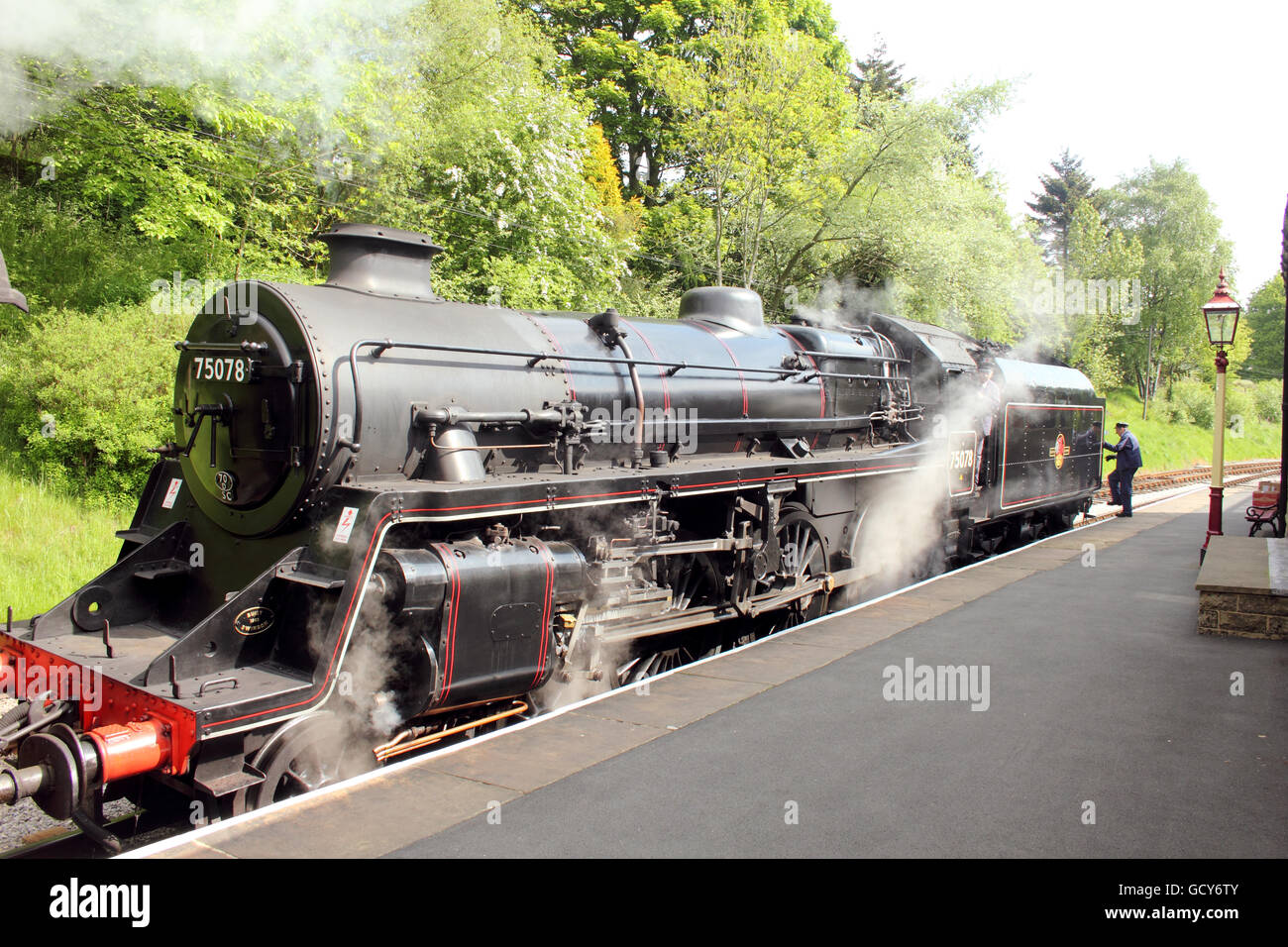 BRITISH RAILWAYS CLASSE STANDARD 4MT 4-6-0 NO.75078 A British Railways locomotiva a vapore del treno di classe standard per rotaia ferroviaria motore Foto Stock