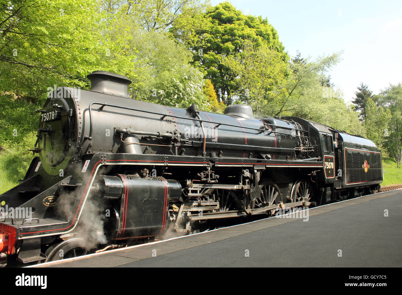 BRITISH RAILWAYS CLASSE STANDARD 4MT 4-6-0 NO.75078 A British Railways locomotiva a vapore del treno di classe standard per rotaia ferroviaria motore Foto Stock