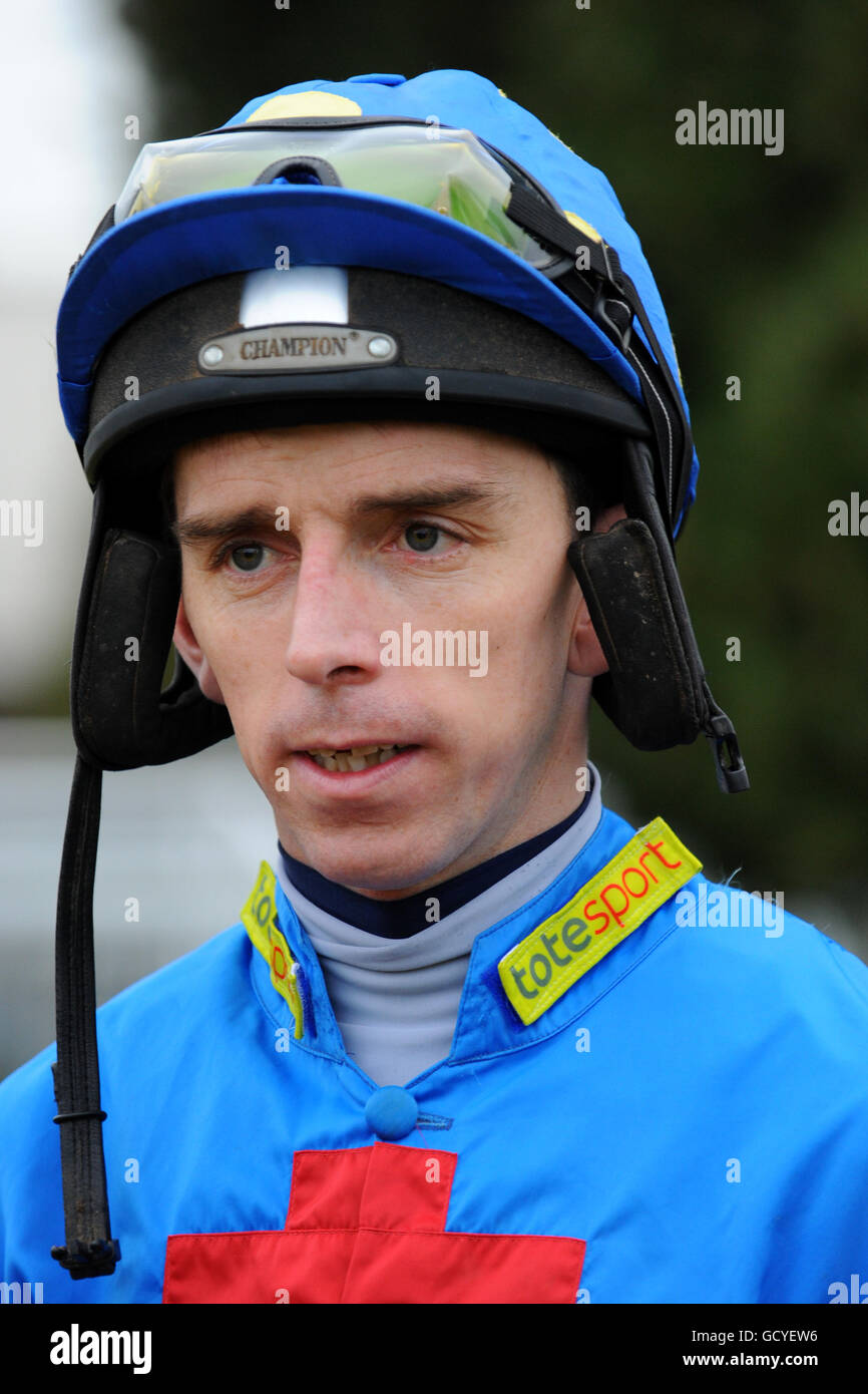 Corse ippiche - Caccia Nazionale - Lingfield Park. Jockey Leighton Aspell Foto Stock