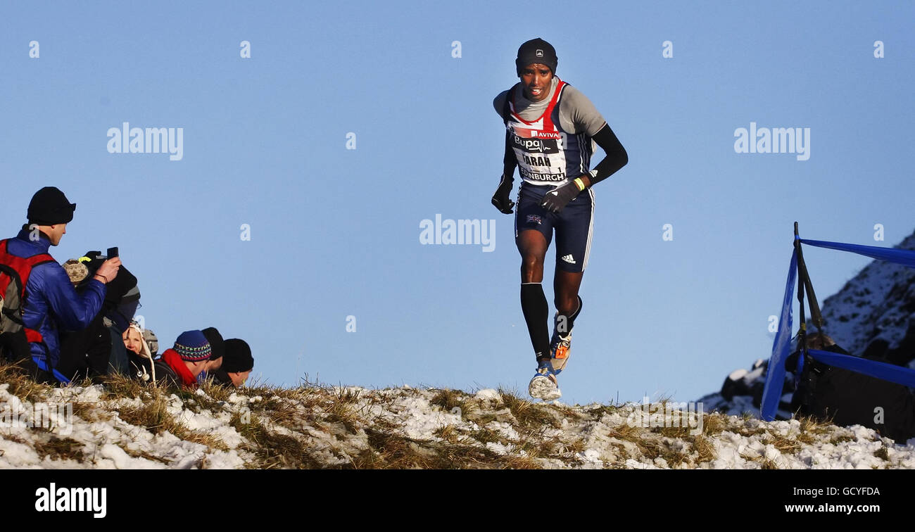 Il vincitore della gara Mo Farah, durante la gara Mens International Team Challenge 8k & Scottish Interdistrettuale durante la gara BUPA Great Winter Run di Edimburgo. Foto Stock