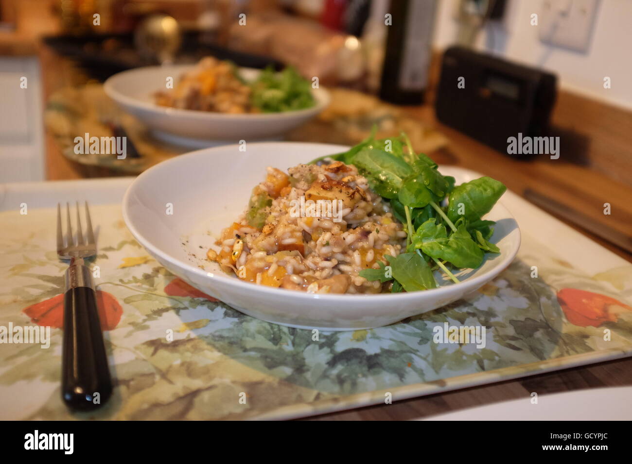 Fatti in casa la zucca e risotto ai funghi Foto Stock