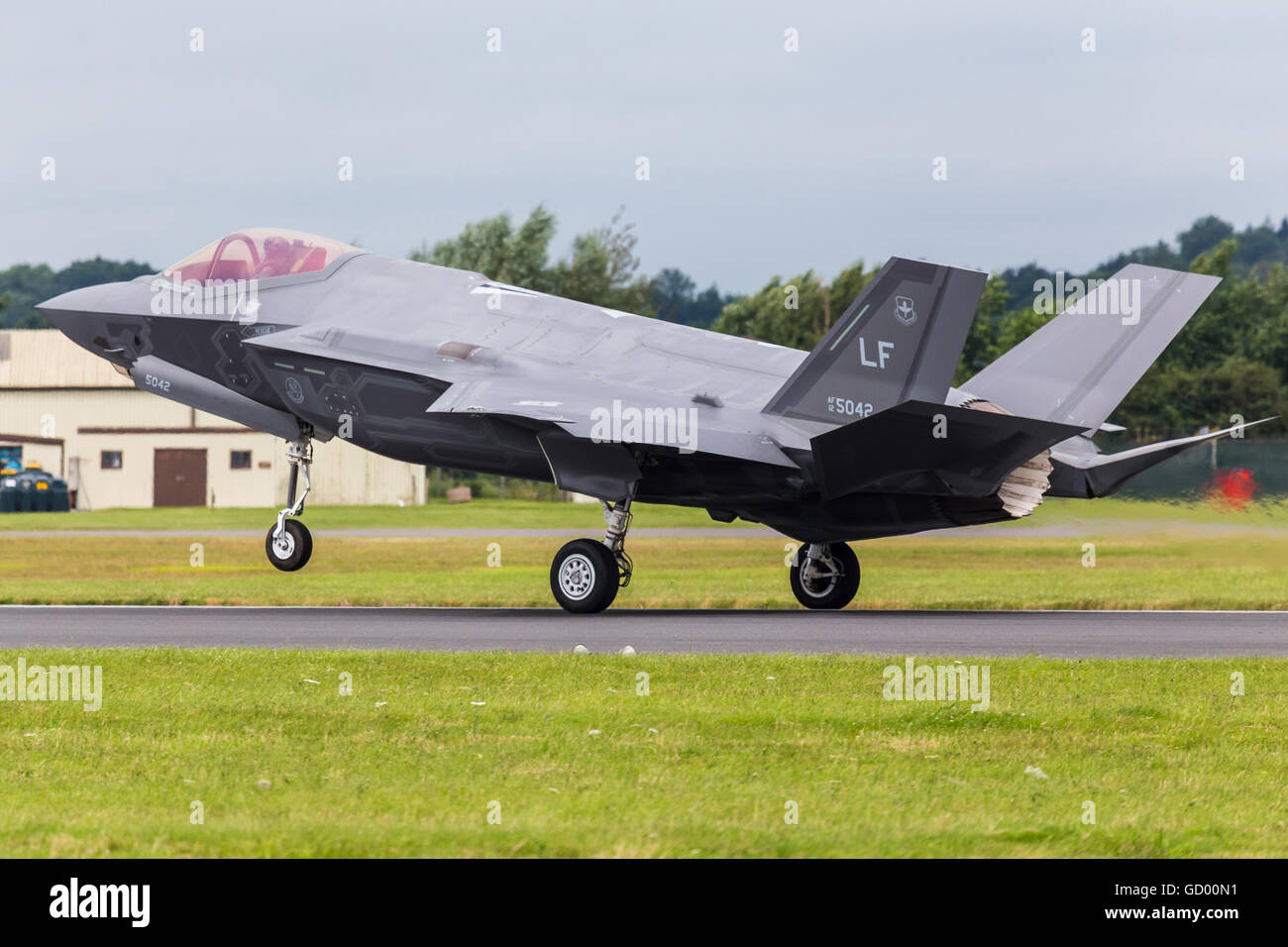 F-35un fulmine II rotola fuori sulla pista raffigurato all'2016 Royal International Air Tattoo. Foto Stock