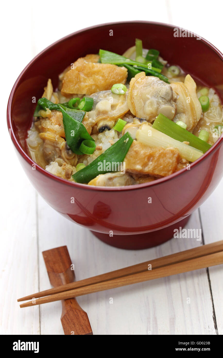Fukagawadon, gusto di miso bollito lentamente le vongole ciotola di riso, giapponese del cibo tradizionale Foto Stock