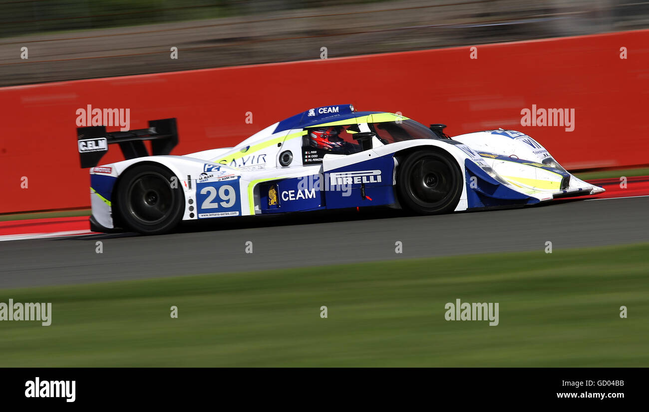 Racing Box's Lola B09 - Judd guidato da Luca Pirri, Marco Cioci e Piergiuseppe Perazzinii si fa strada in pista durante la gara di 1000km di le Mans Series al circuito di Silverstone, Northamptonshire. Foto Stock