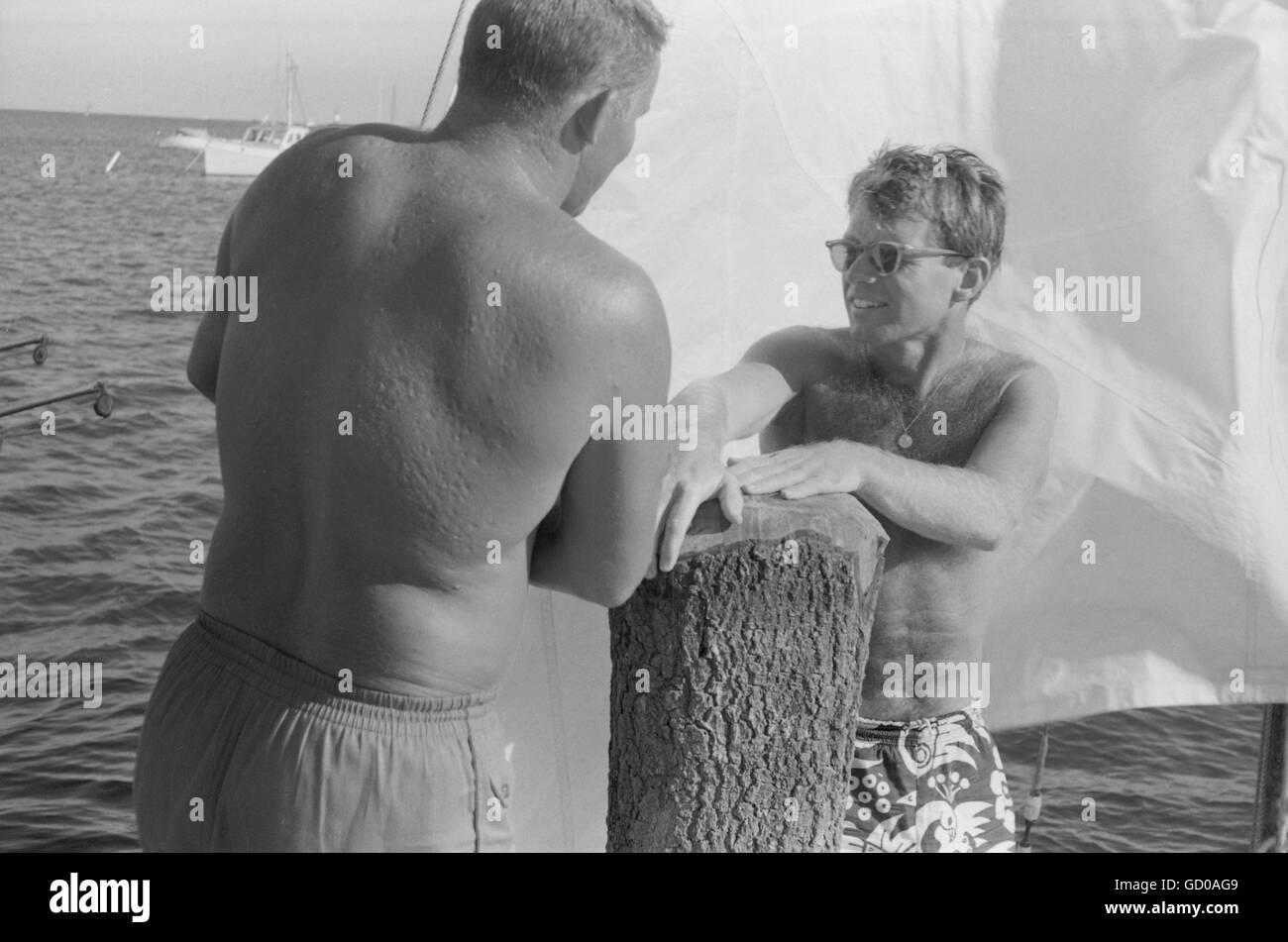 Robert F. Kennedy presso il molo di Hyannis Port Foto Stock