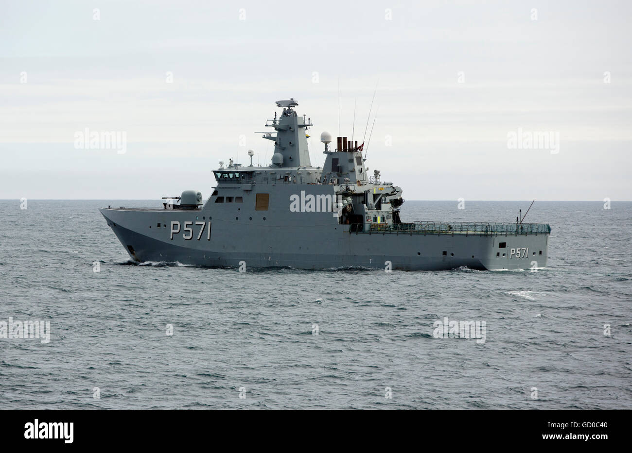 HDMS Ejnar Mikkelsen, Royal Danish Navy nave pattuglia di pattuglia in acque aperte vicino Maniitsoq, Groenlandia Foto Stock